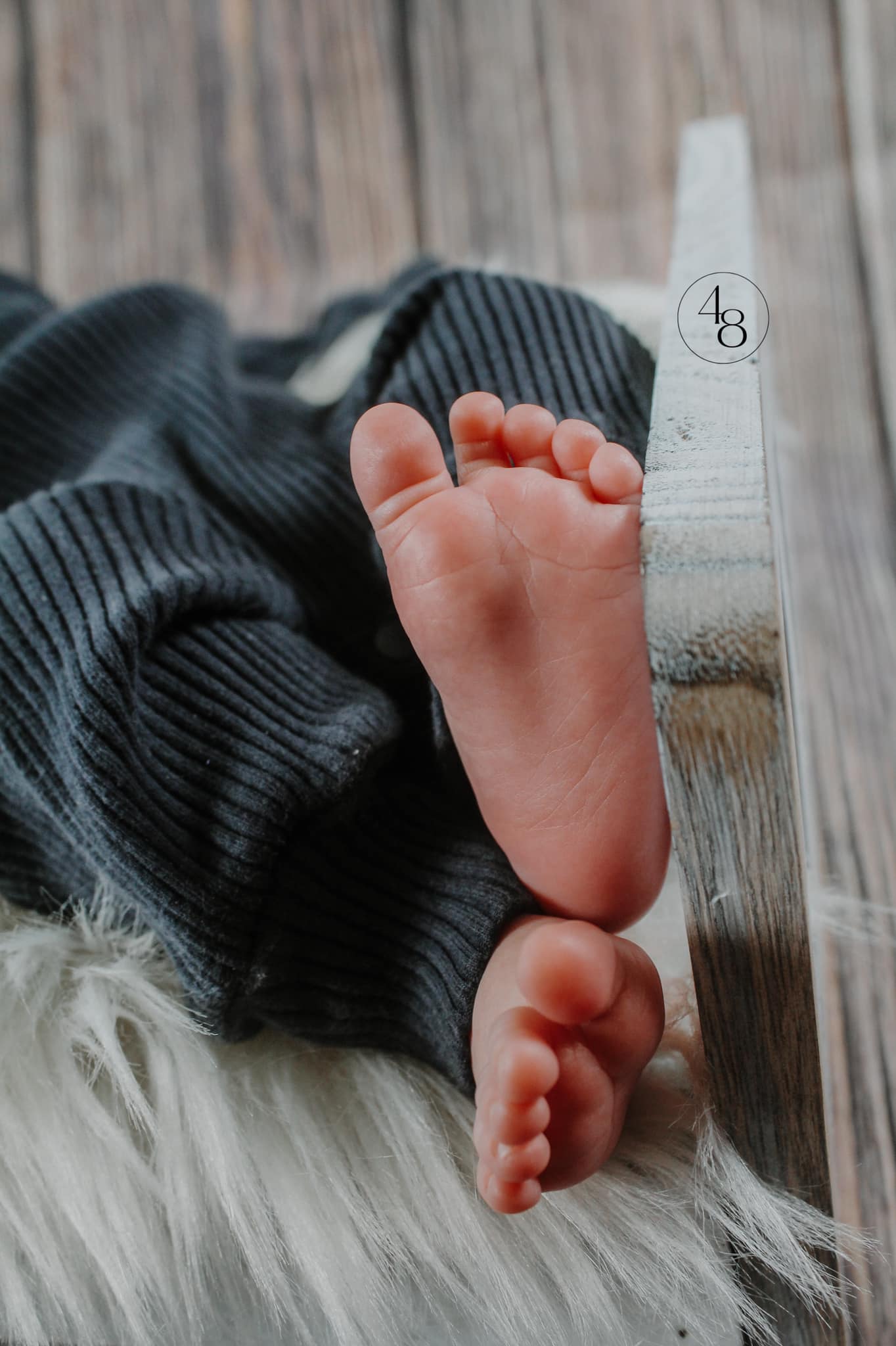 newborn photography, newborn baby foot, newborn baby feet
